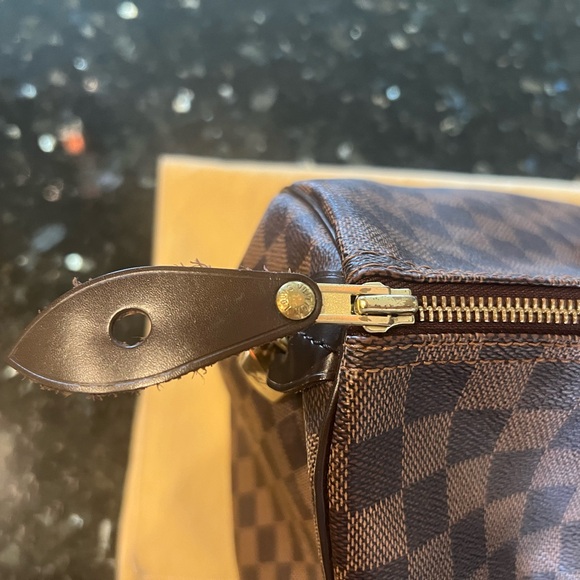 Louis Vuitton Speedy 35, Damier Ebene, Mint Condition with Dust Bag, Lock, Key - Picture 4 of 16